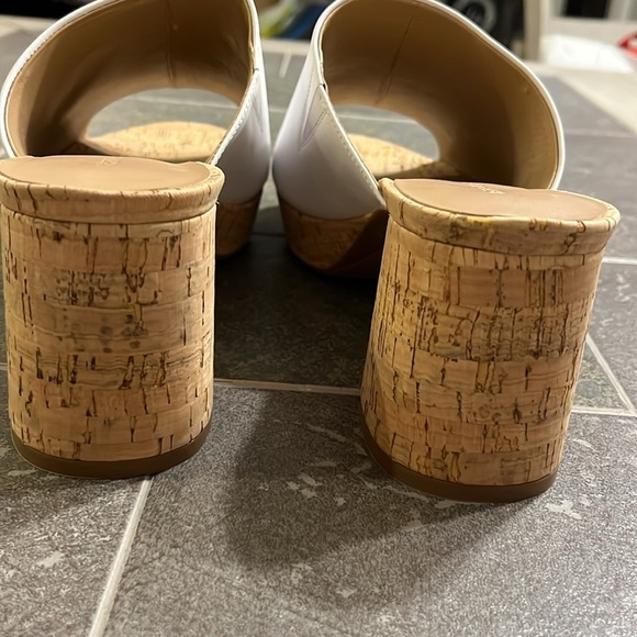 Aerosoles White Leather Cassy Platform Sandals Size 10 1/2. - Picture 8 of 9